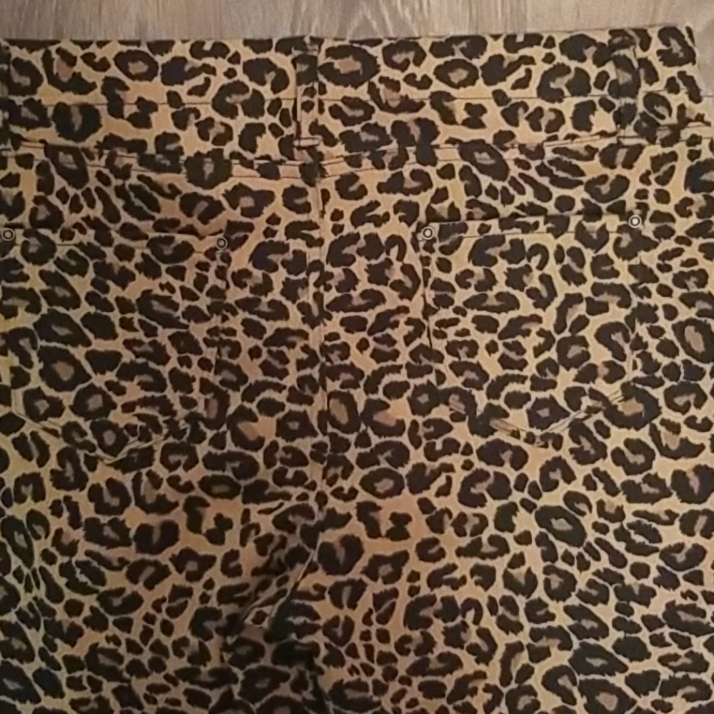 Time And Tru High Rise Jegging Cheetah - Picture 10 of 10